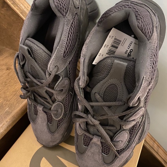 Yeezy 500 - Picture 3 of 6